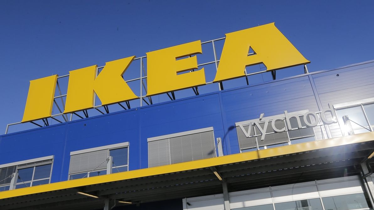 IKEA dál redukuje své aktivity v Rusku